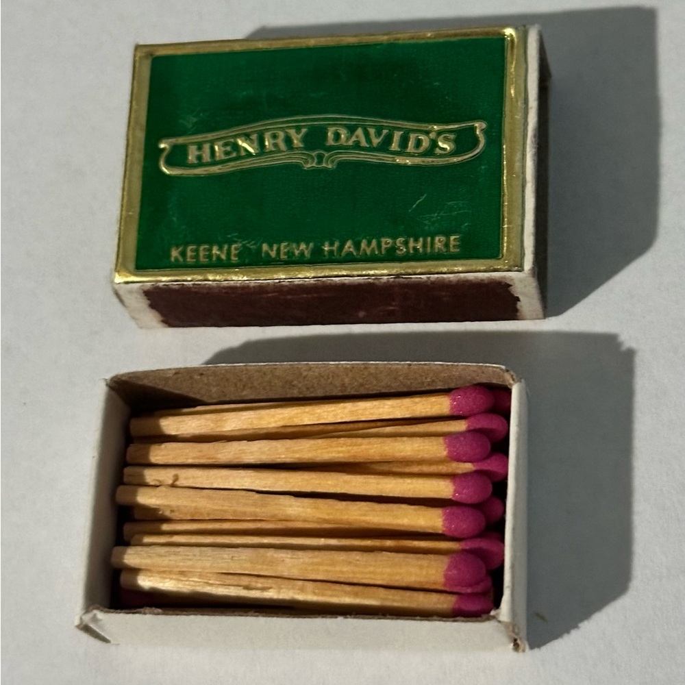 Vintage Matchbox Henry David’s Restaurant Keene NH New Hampshire Matches Green